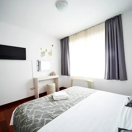 Apartment Mahagony Deluxe Zadar Room photo